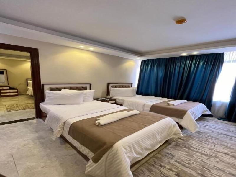 Sun City Hotel image