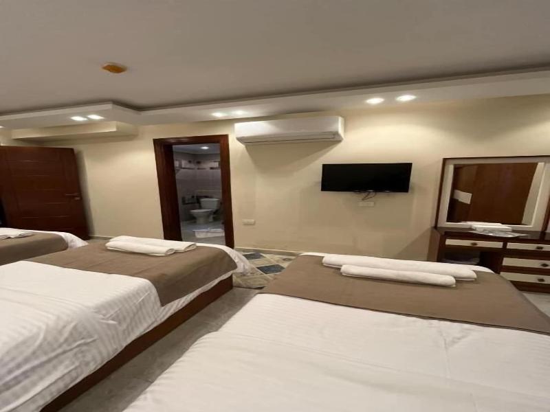 Sun City Hotel image