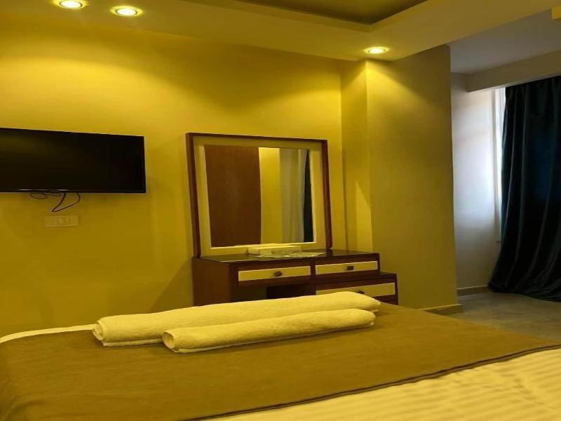 Sun City Hotel image