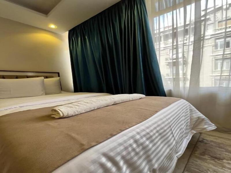Sun City Hotel image