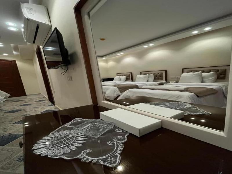 Sun City Hotel image