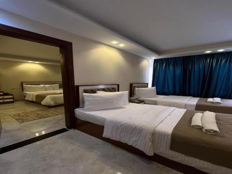 Sun City Hotel image
