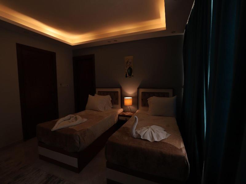 Sun City Hotel image