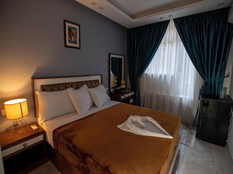 Sun City Hotel image
