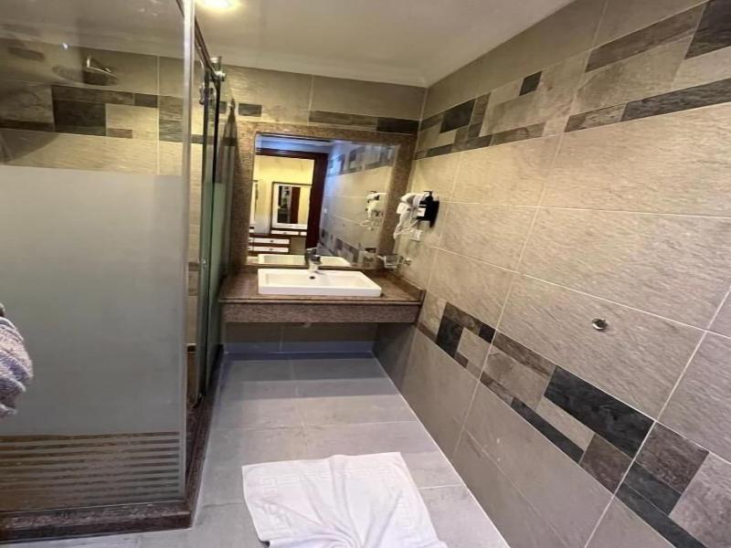 Sun City Hotel image