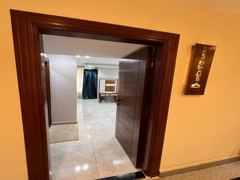 Sun City Hotel image
