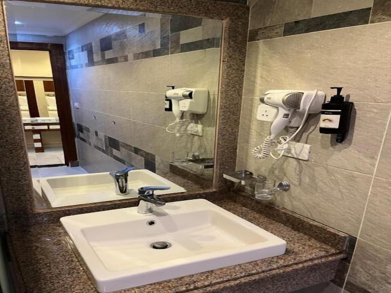 Sun City Hotel image