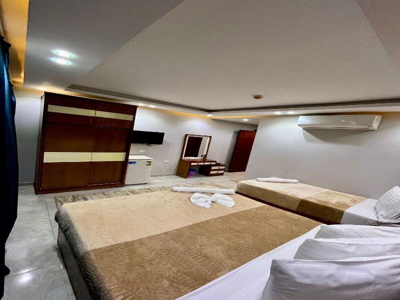 Sun City Hotel image