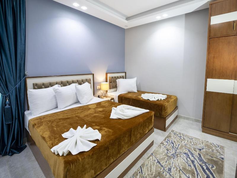 Sun City Hotel image