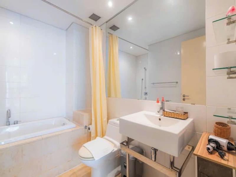 Bluesky Avalon Saigon Center Luxury image