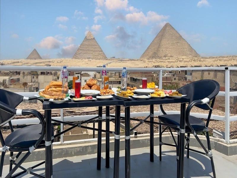 Pyramids Express View Inn image