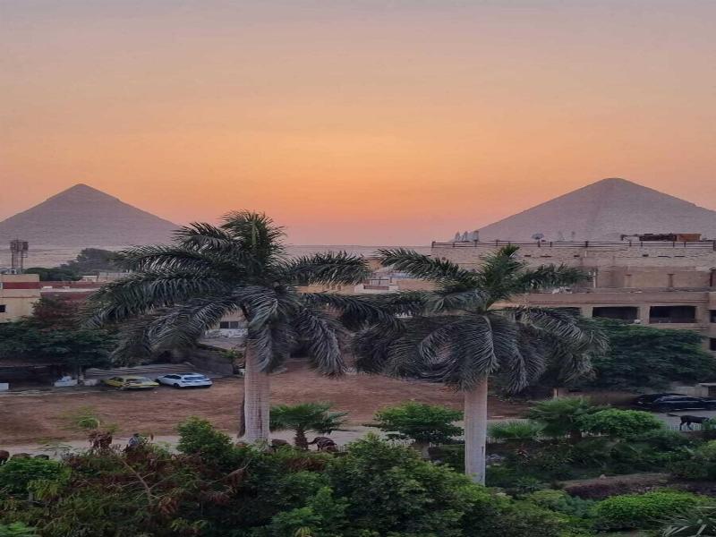 Pyramids Express View Inn image
