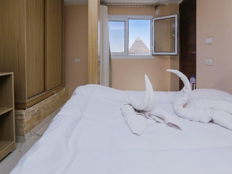 Pyramids Express View Inn image