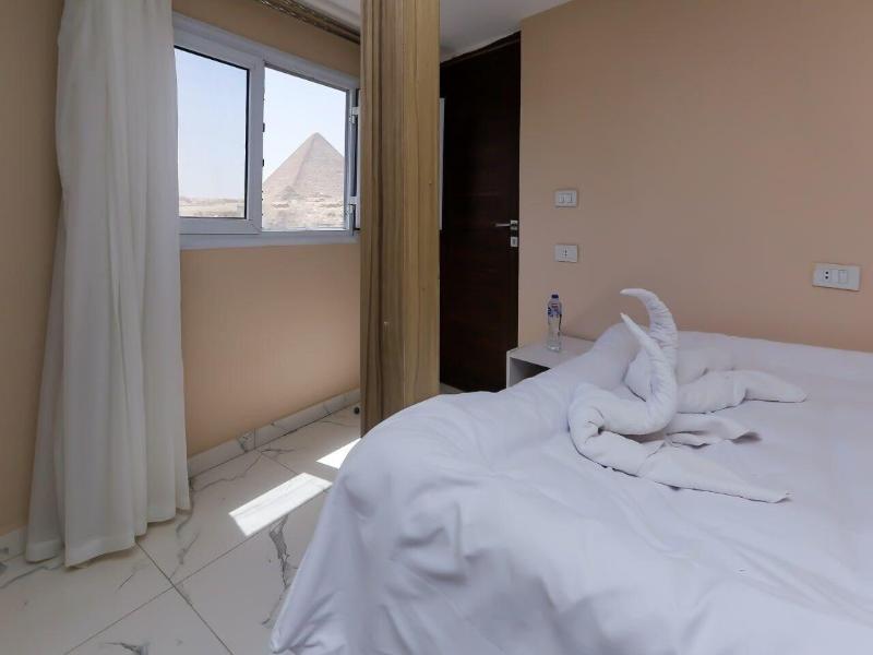 Pyramids Express View Inn image