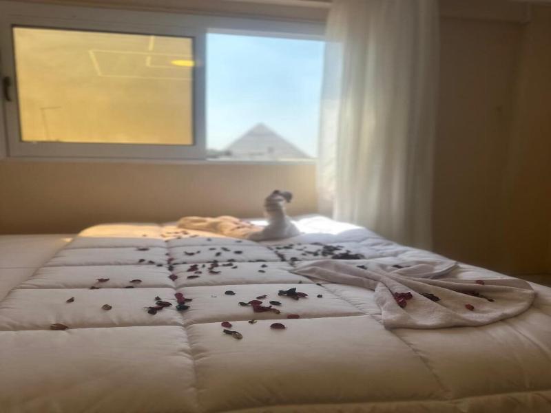 Pyramids Express View Inn image