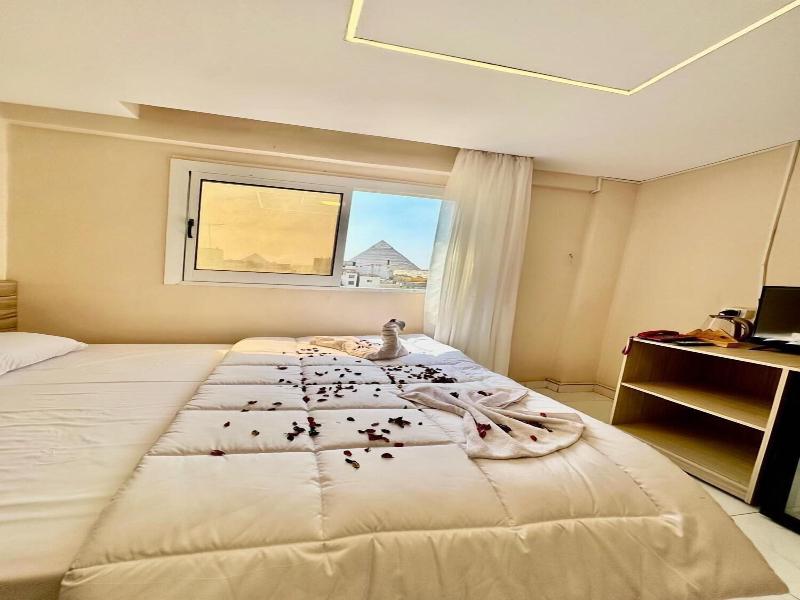 Pyramids Express View Inn image