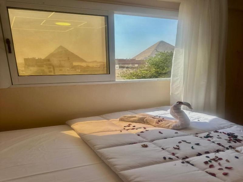 Pyramids Express View Inn image