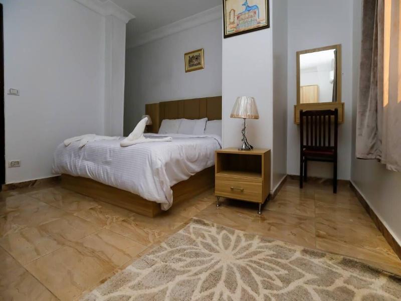 Pyramids Express View Inn image