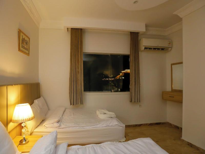 Pyramids Express View Inn image