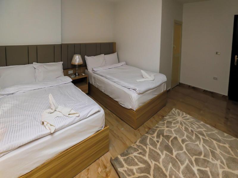 Pyramids Express View Inn image