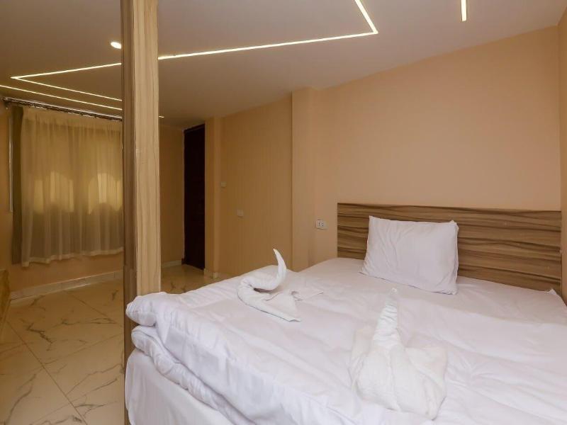 Pyramids Express View Inn image