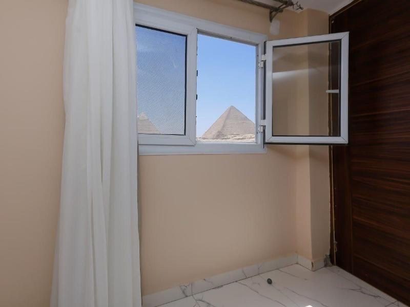Pyramids Express View Inn image