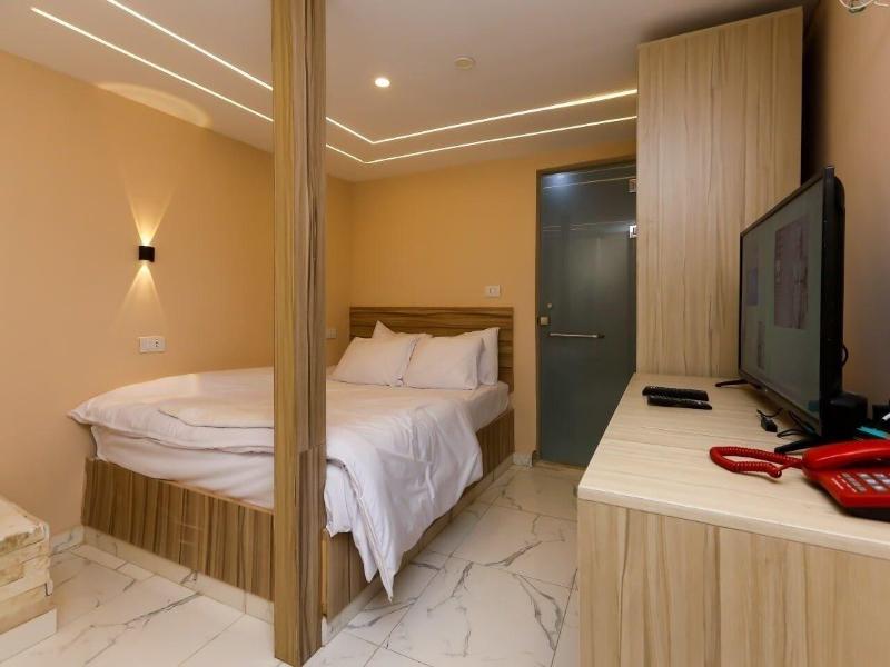 Pyramids Express View Inn image