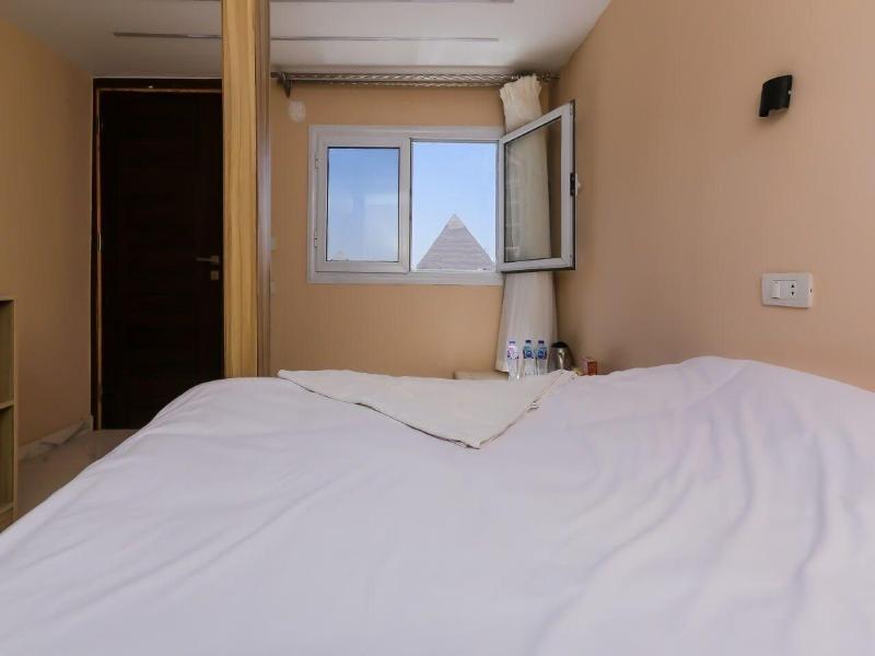 Pyramids Express View Inn image