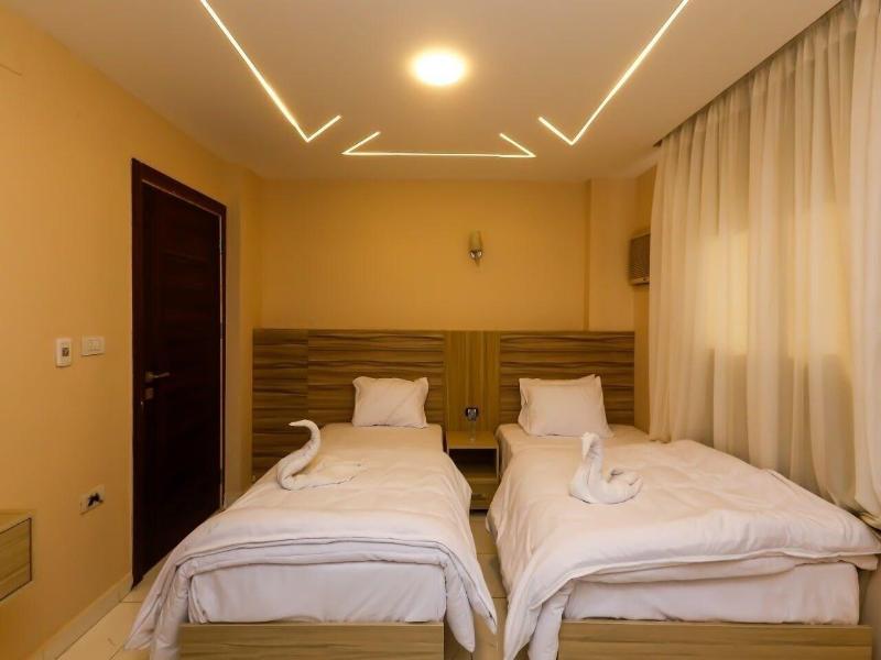 Pyramids Express View Inn image