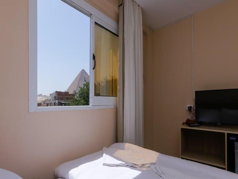 Pyramids Express View Inn image
