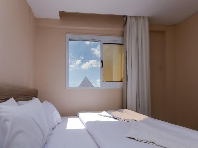 Pyramids Express View Inn image