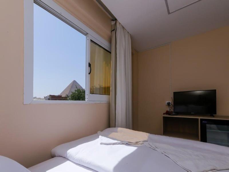 Pyramids Express View Inn image