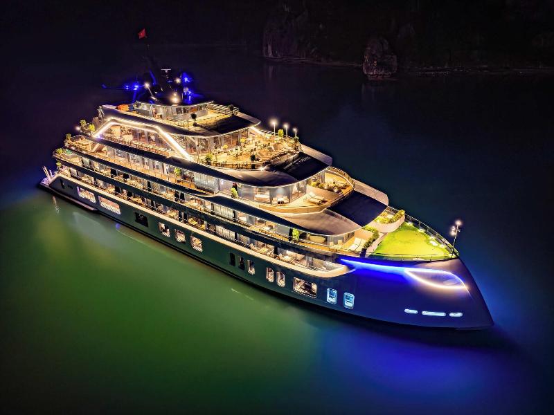 Dora Cruise image