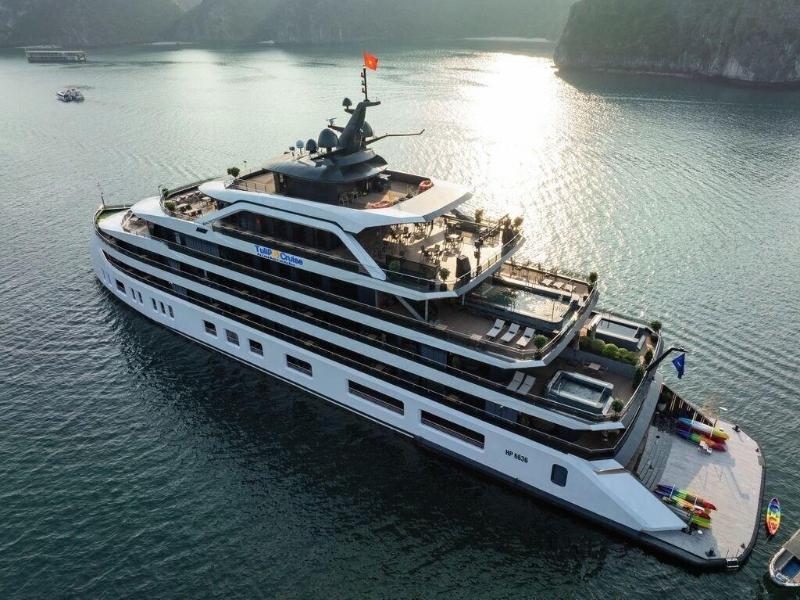 Dora Cruise image
