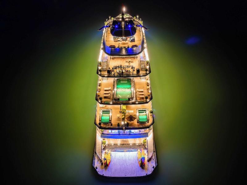 Dora Cruise image