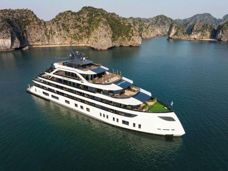 Dora Cruise image