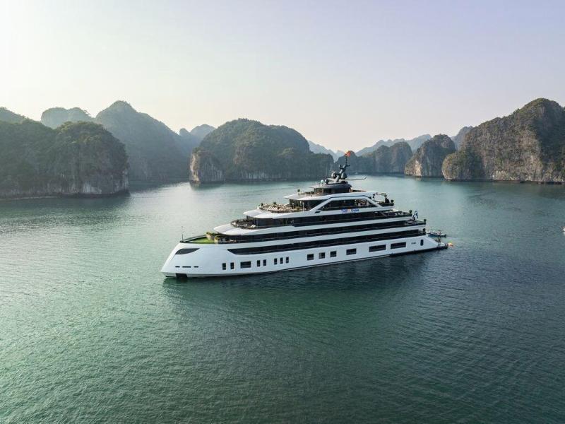 Dora Cruise image