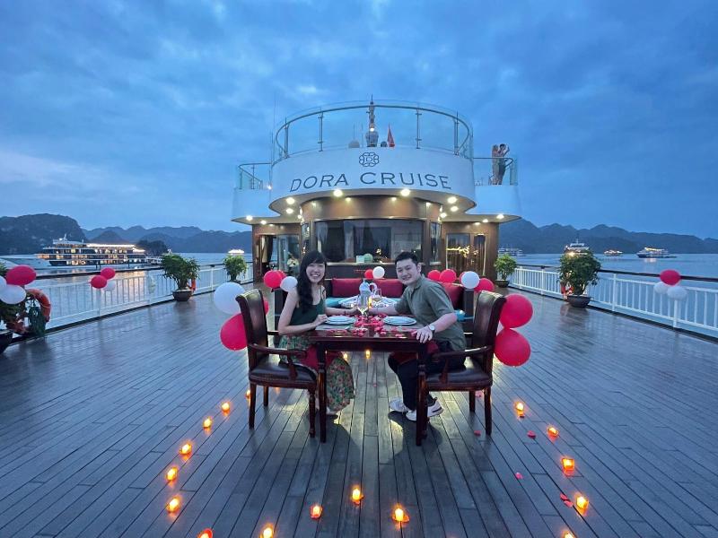Dora Cruise image