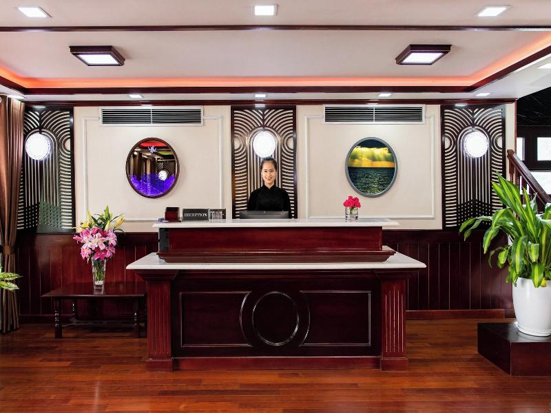 Dora Cruise image