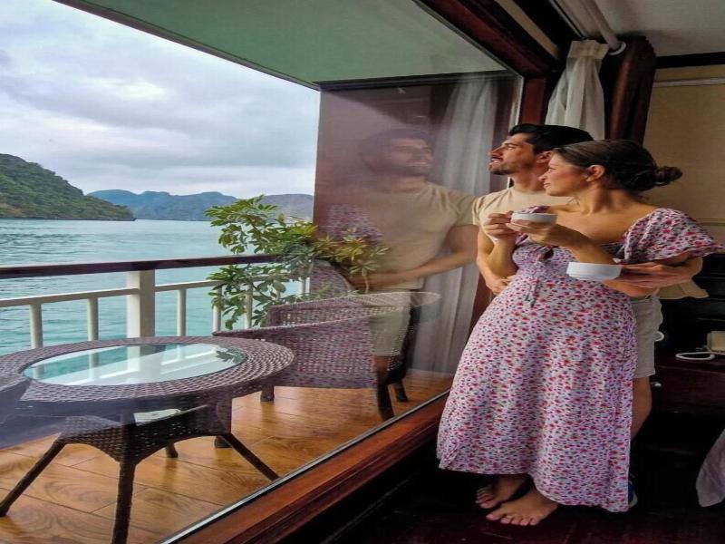 Dora Cruise image