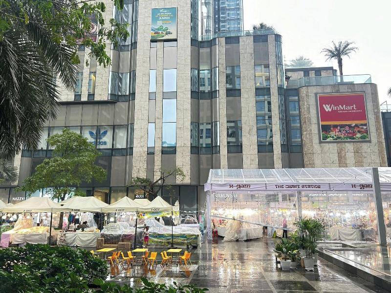 Cozy- Vinhomes Central Park Apartments image