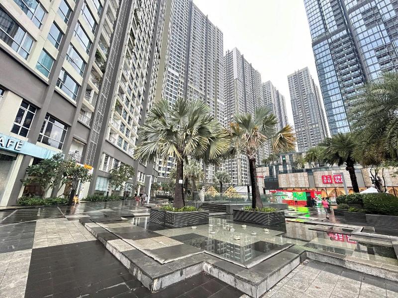 Cozy- Vinhomes Central Park Apartments image