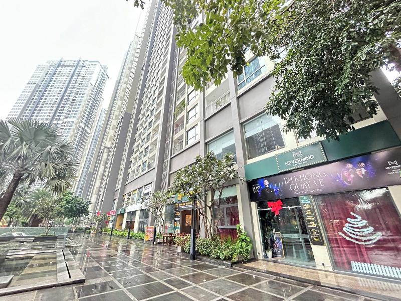 Cozy- Vinhomes Central Park Apartments image