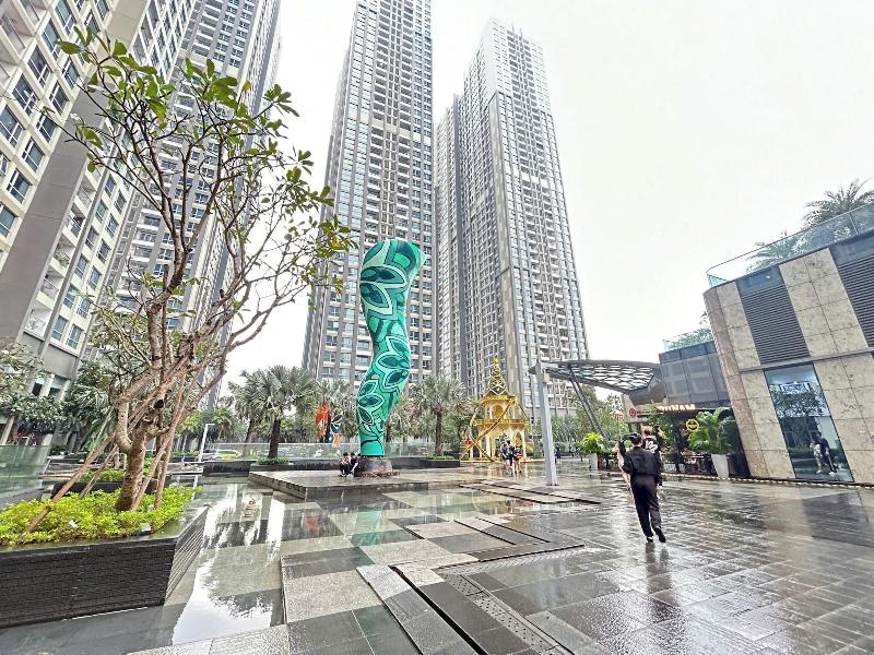 Cozy- Vinhomes Central Park Apartments image