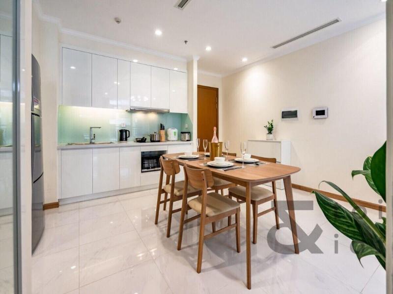Cozy- Vinhomes Central Park Apartments image