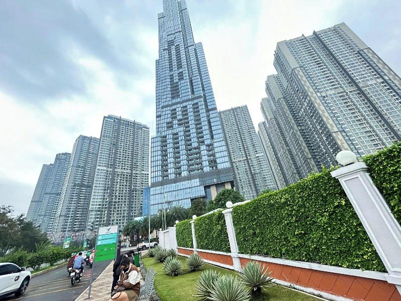Cozy- Vinhomes Central Park Apartments image