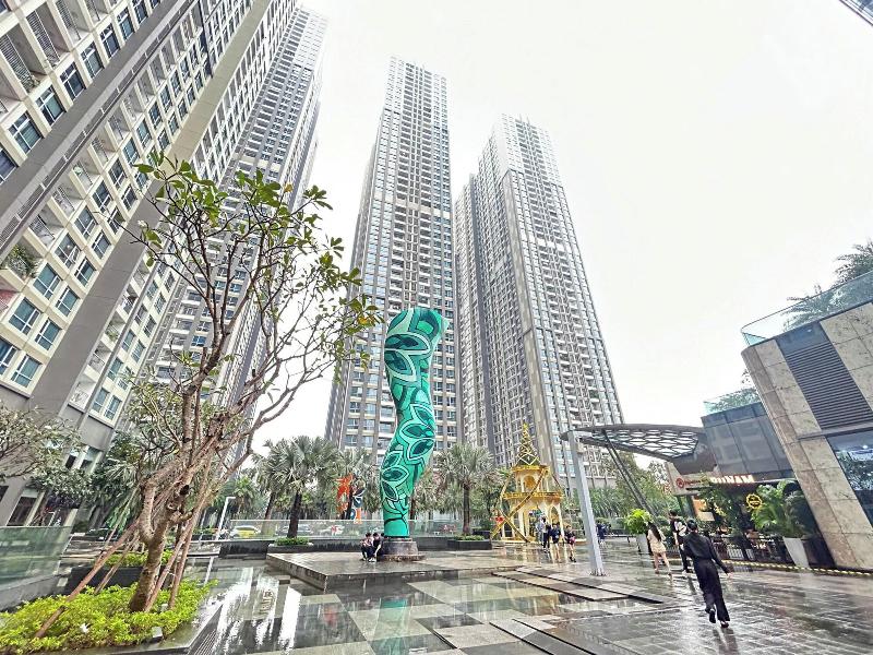 Cozy- Vinhomes Central Park Apartments image