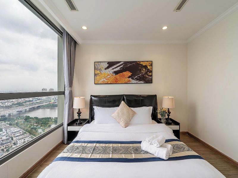 Cozy- Vinhomes Central Park Apartments image