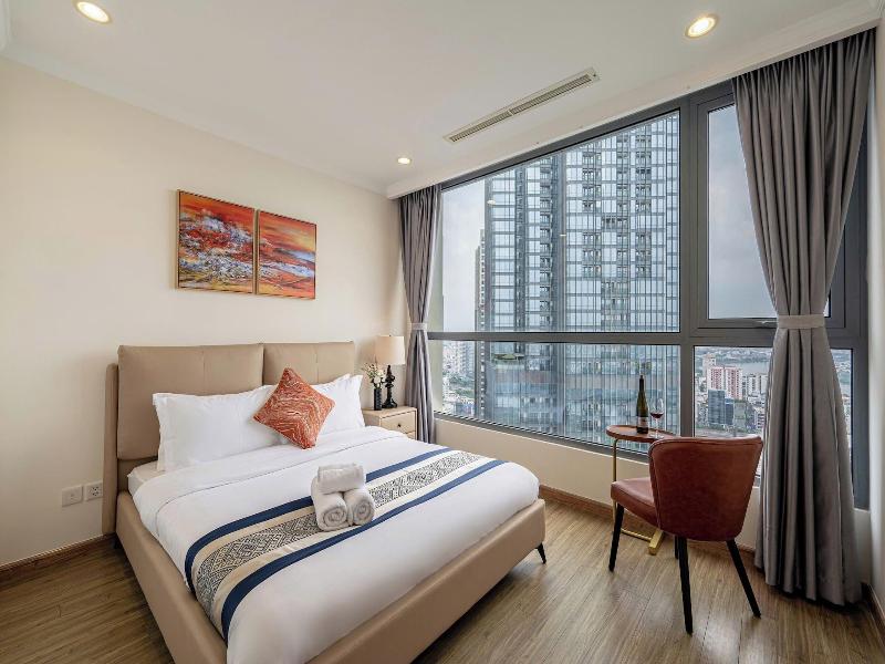 Cozy- Vinhomes Central Park Apartments image