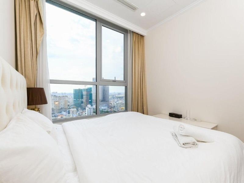 Cozy- Vinhomes Central Park Apartments image